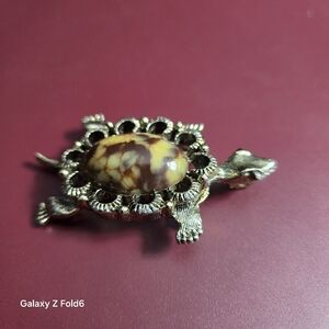 Vintage Gerrys Glass Cabochon Marbled Turtle Brooch Pin